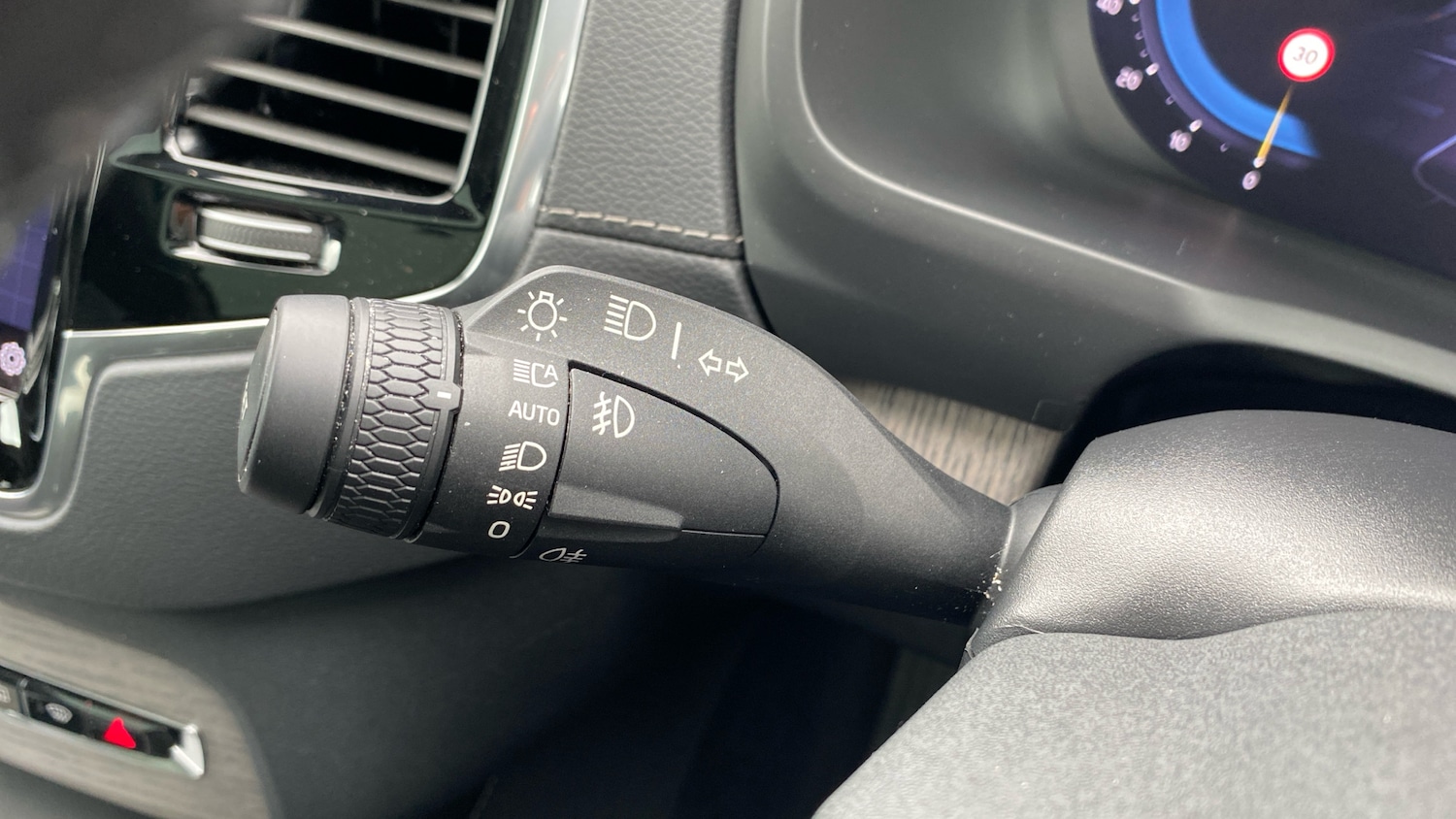 Used Volvo XC90 2023 for sale - 78040170: Photo 32