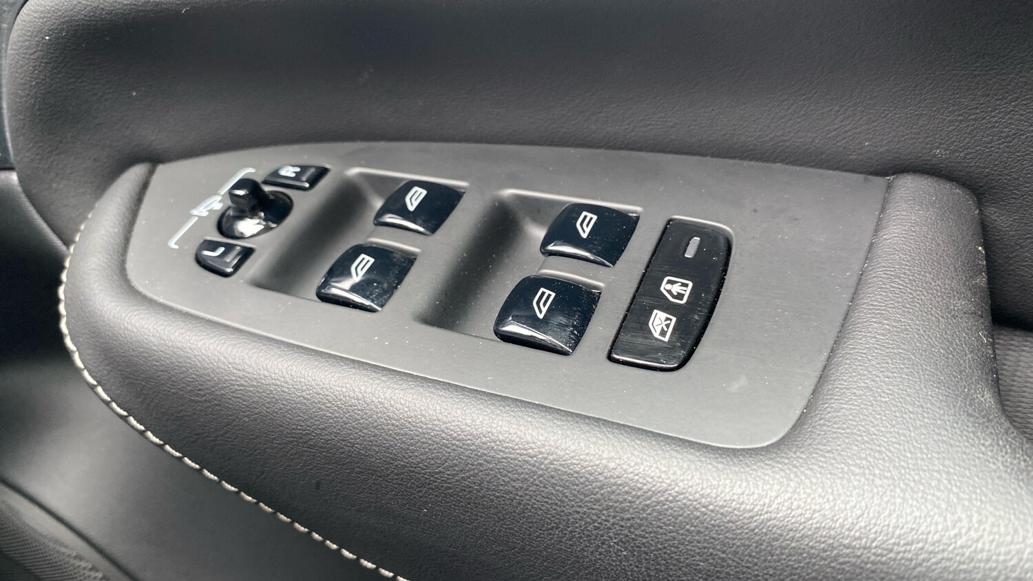 Used Volvo XC90 2023 for sale - 78040170: Photo 34