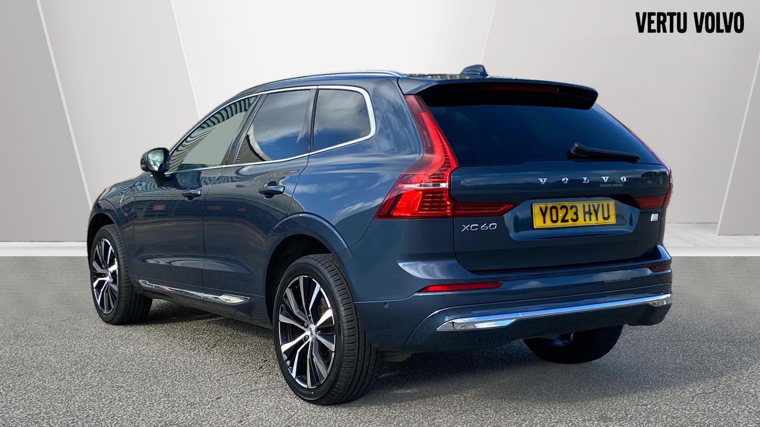 Used Volvo XC60 2023 for sale - 76653189: Photo 2