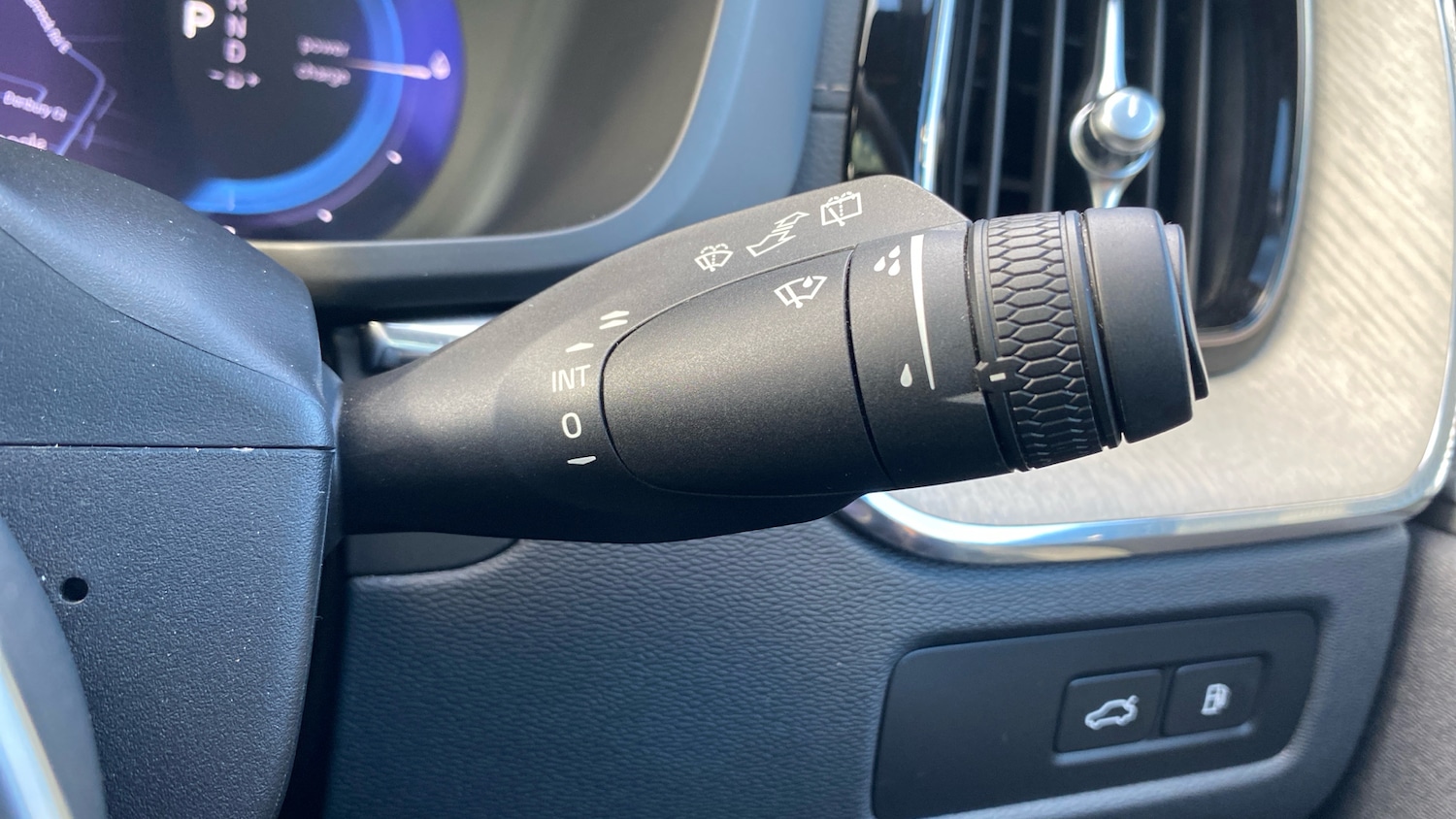 Used Volvo XC60 2023 for sale - 76653189: Photo 24