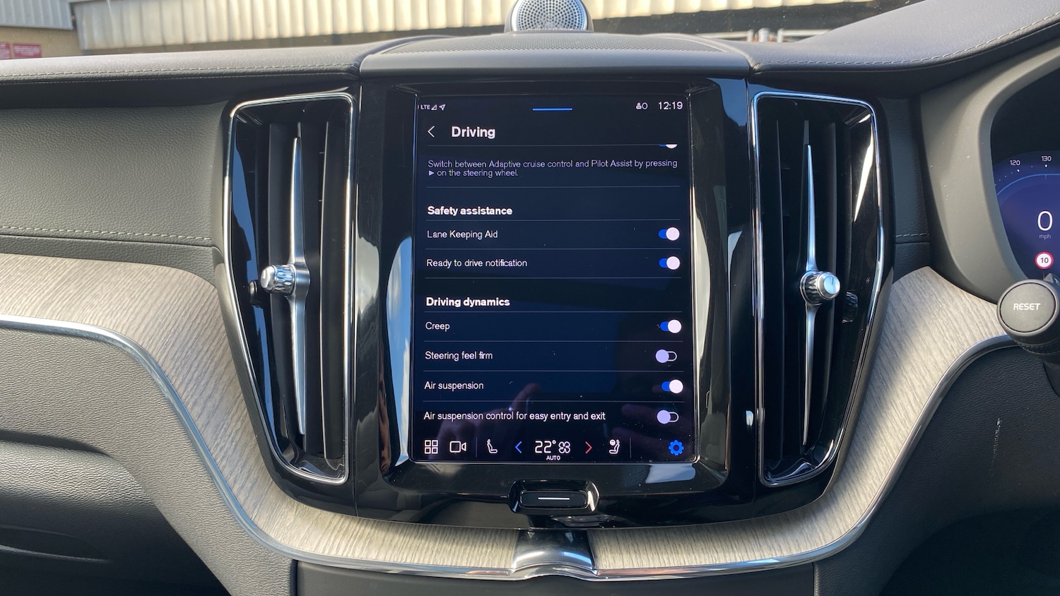 Used Volvo XC60 2023 for sale - 76653189: Photo 35