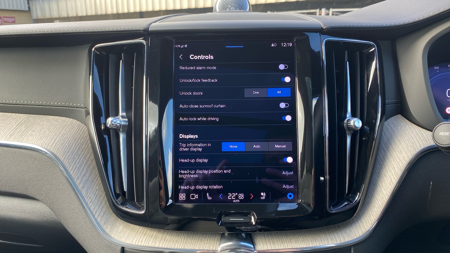 Used Volvo XC60 2023 for sale - 76653189: Photo 37