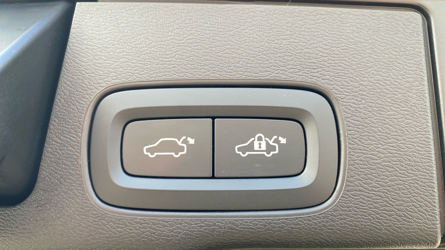 Used Volvo XC60 2023 for sale - 76653189: Photo 46