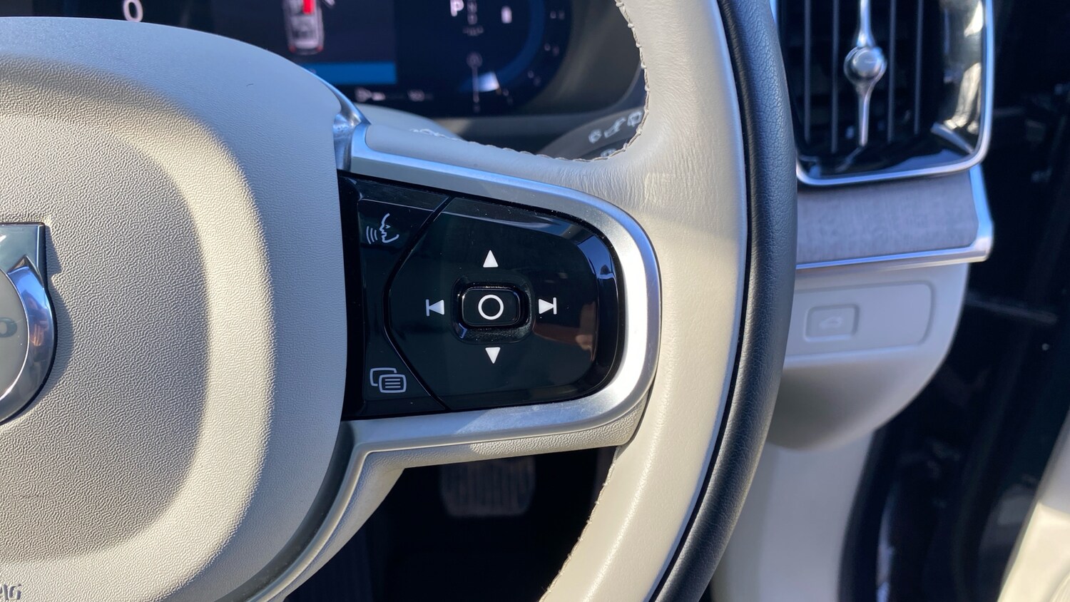 Used Volvo XC90 2025 for sale - 77902289: Photo 18