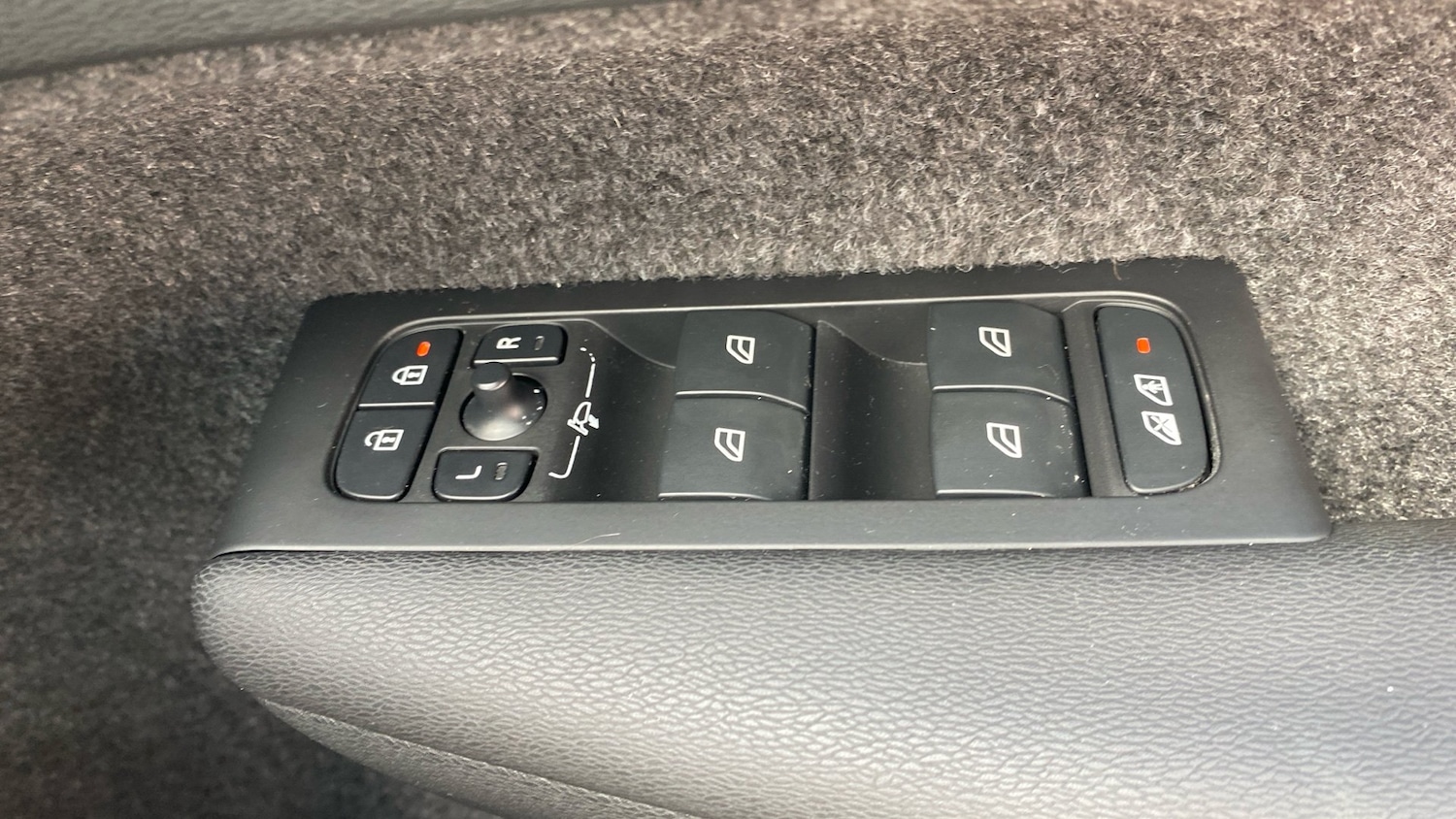 Used Volvo XC40 2022 for sale - 76836893: Photo 26