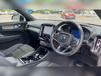 Used Volvo XC40 2023 for sale - 78942132: Photo