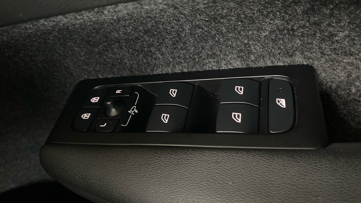 Used Volvo XC40 2022 for sale - 76653210: Photo 26