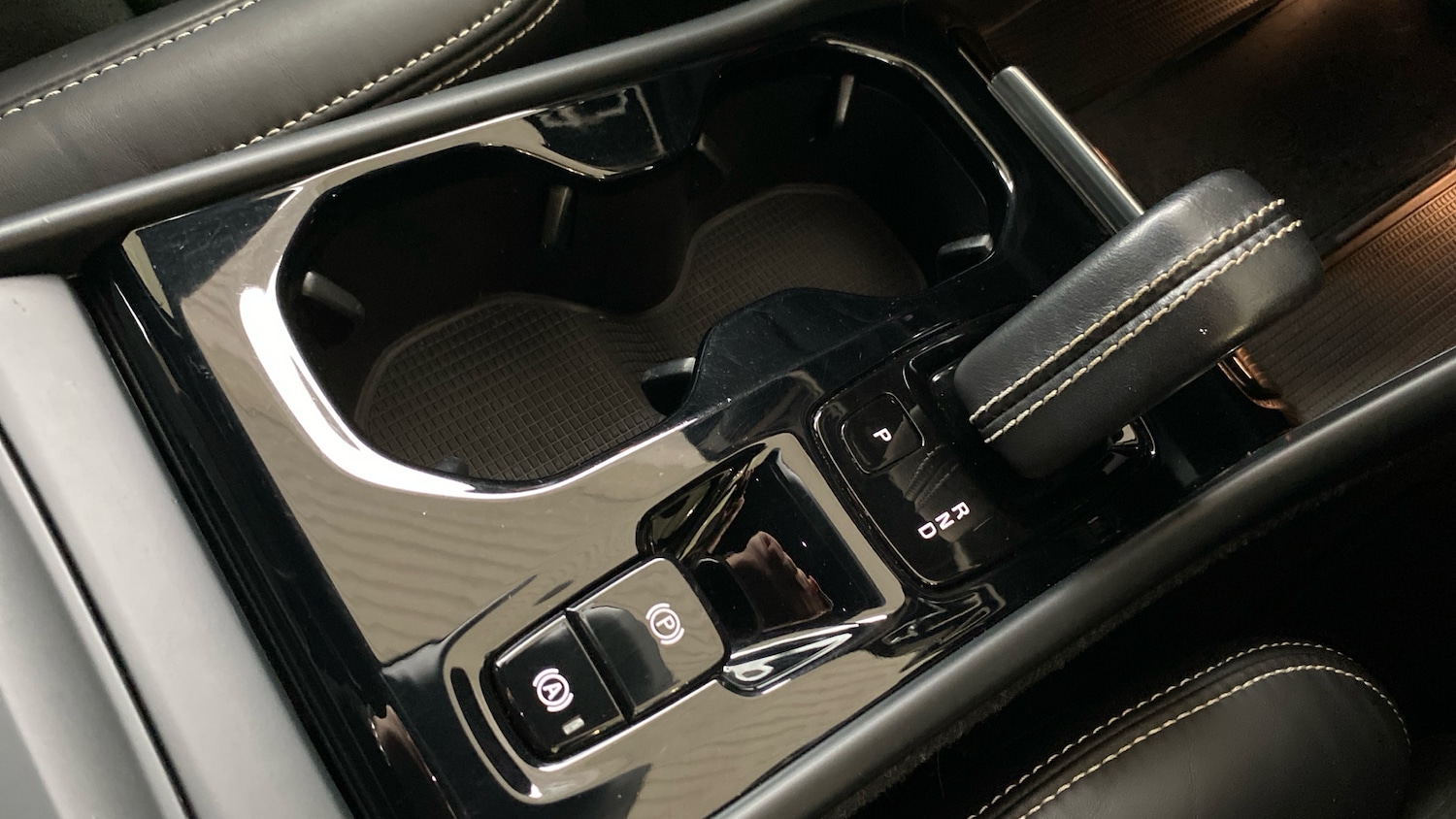 Used Volvo XC40 2022 for sale - 76653210: Photo 37