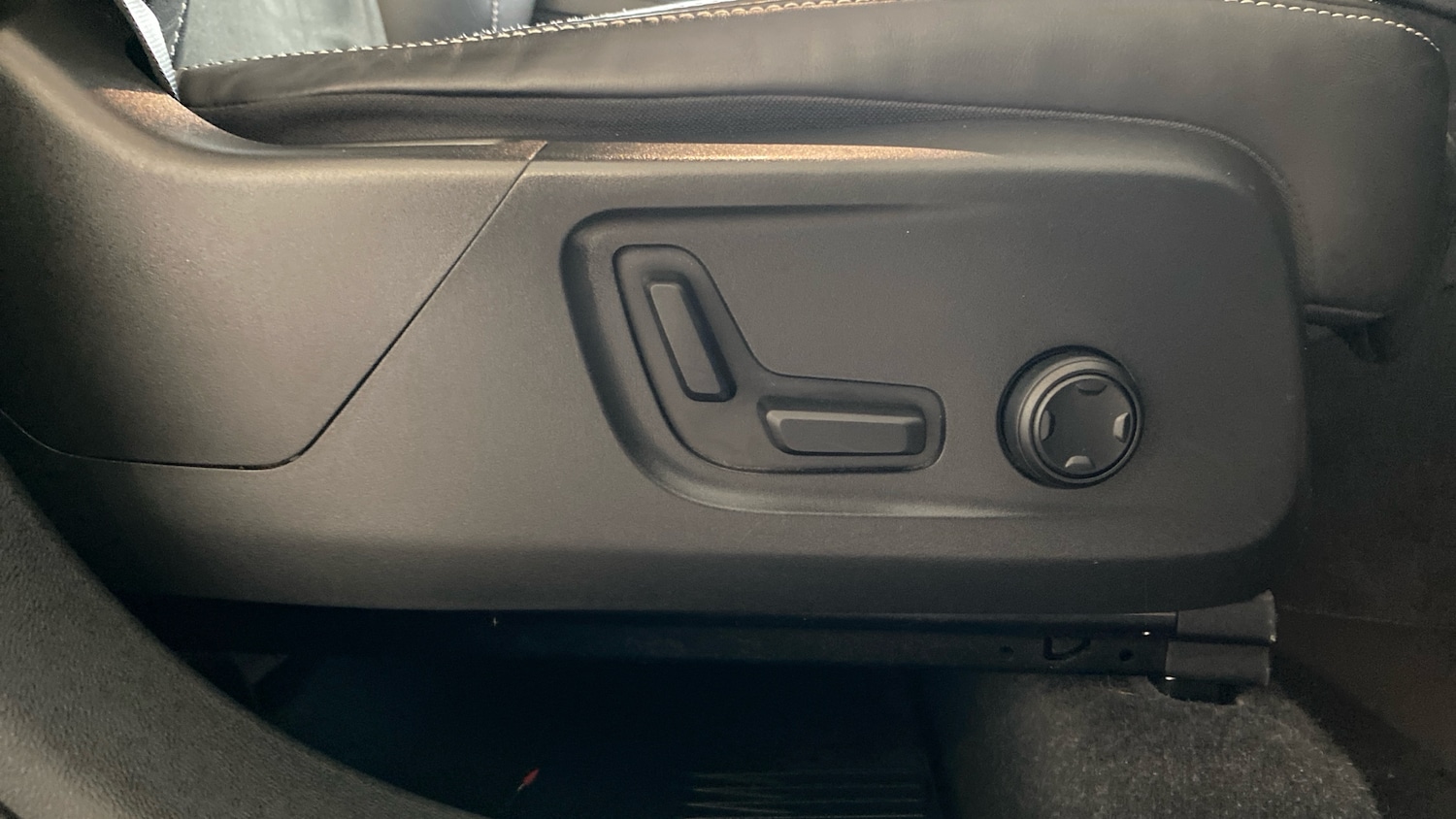 Used Volvo XC40 2022 for sale - 76653210: Photo 39