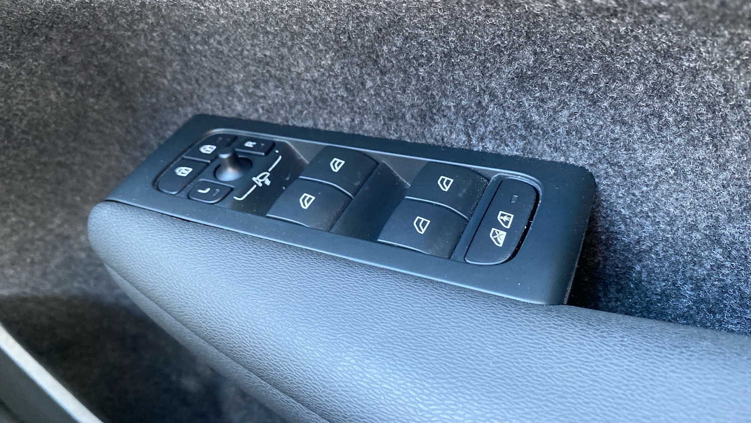 Used Volvo XC40 2022 for sale - 77984763: Photo 35