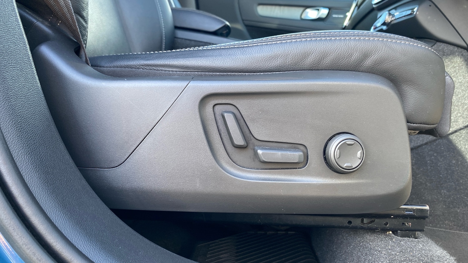 Used Volvo XC40 2022 for sale - 77984763: Photo 37