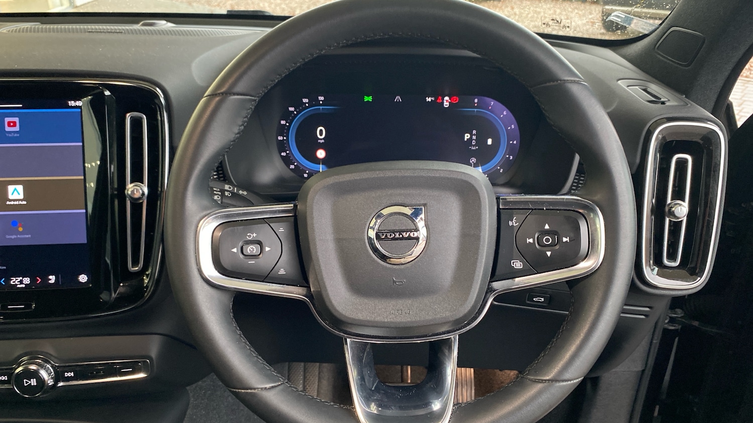 Used Volvo XC40 2023 for sale - 76696886: Photo 10