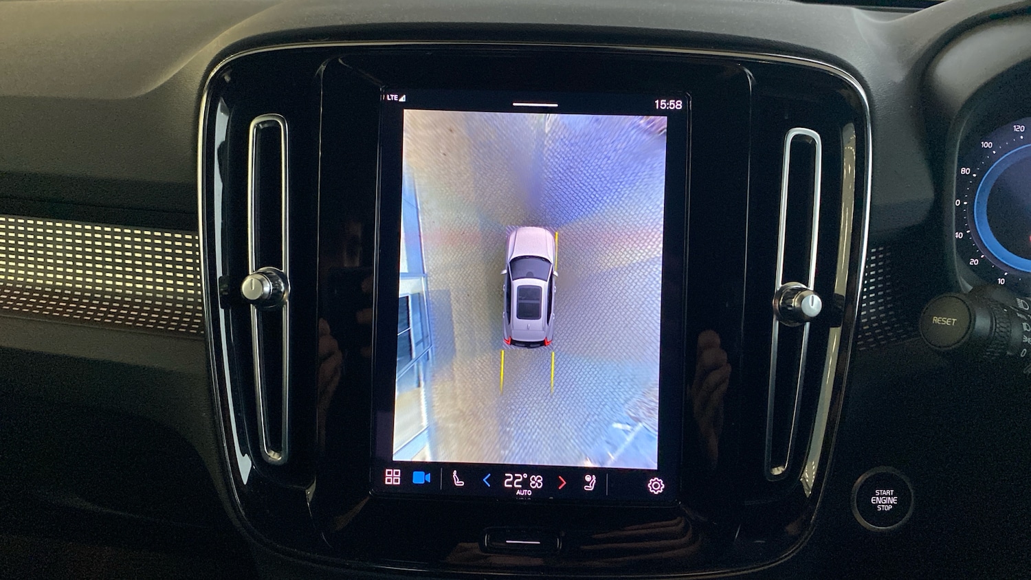 Used Volvo XC40 2023 for sale - 76696886: Photo 15