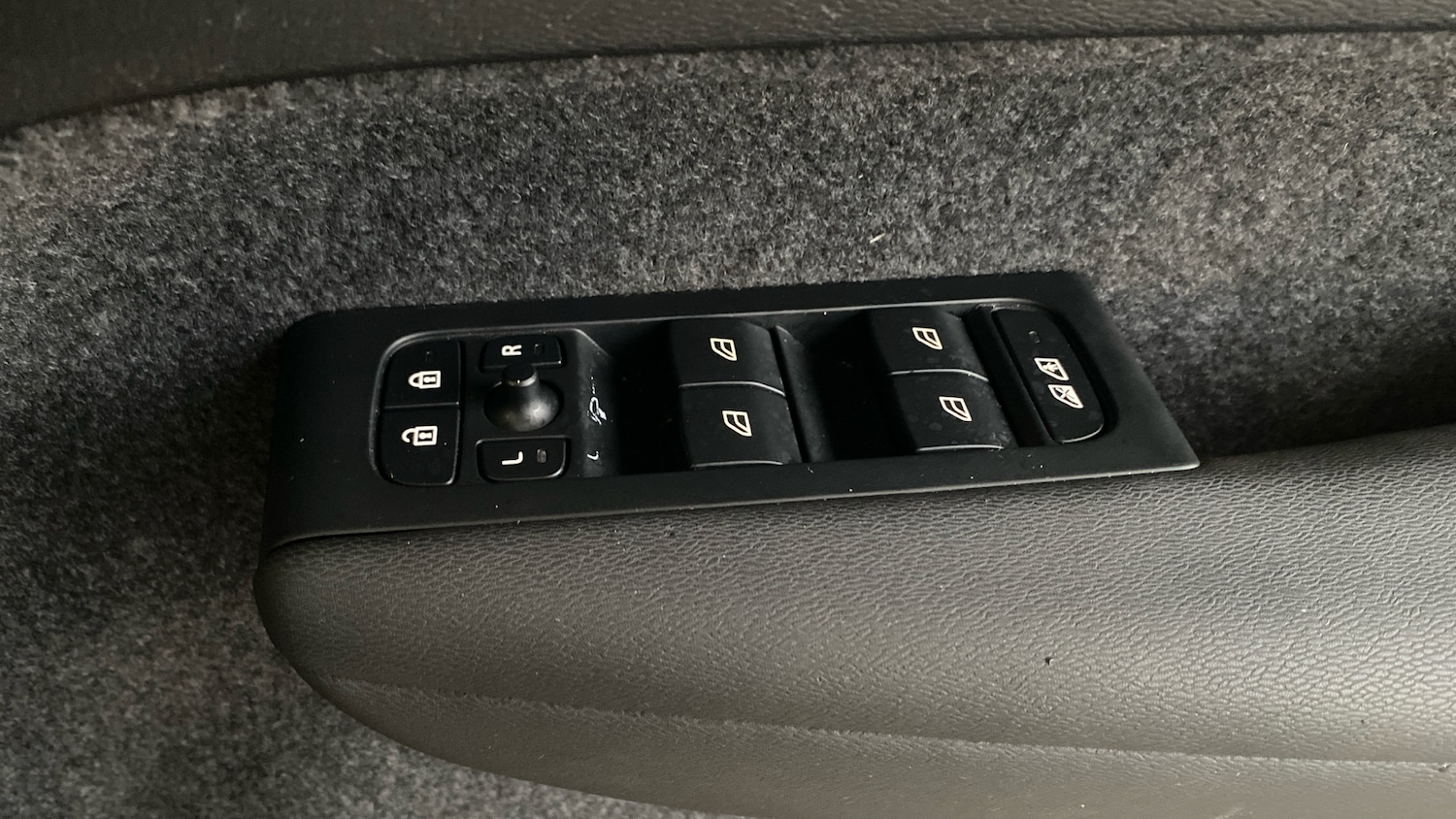 Used Volvo XC40 2023 for sale - 76696886: Photo 18