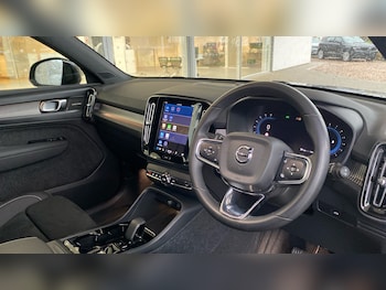 Used Volvo XC40 2023 for sale - 76696886: Photo