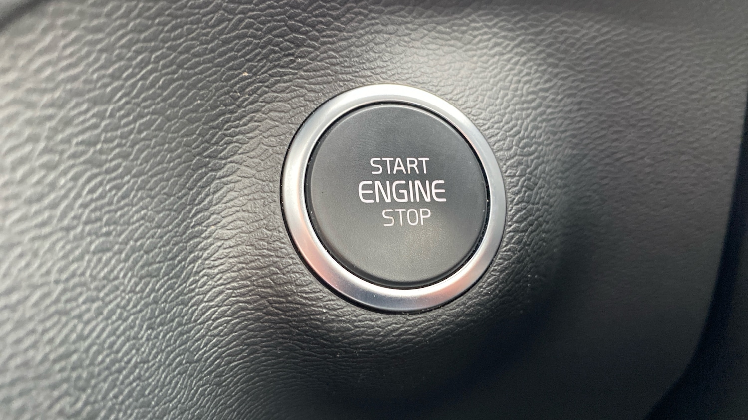 Used Volvo XC40 2025 for sale - 77915348: Photo 27