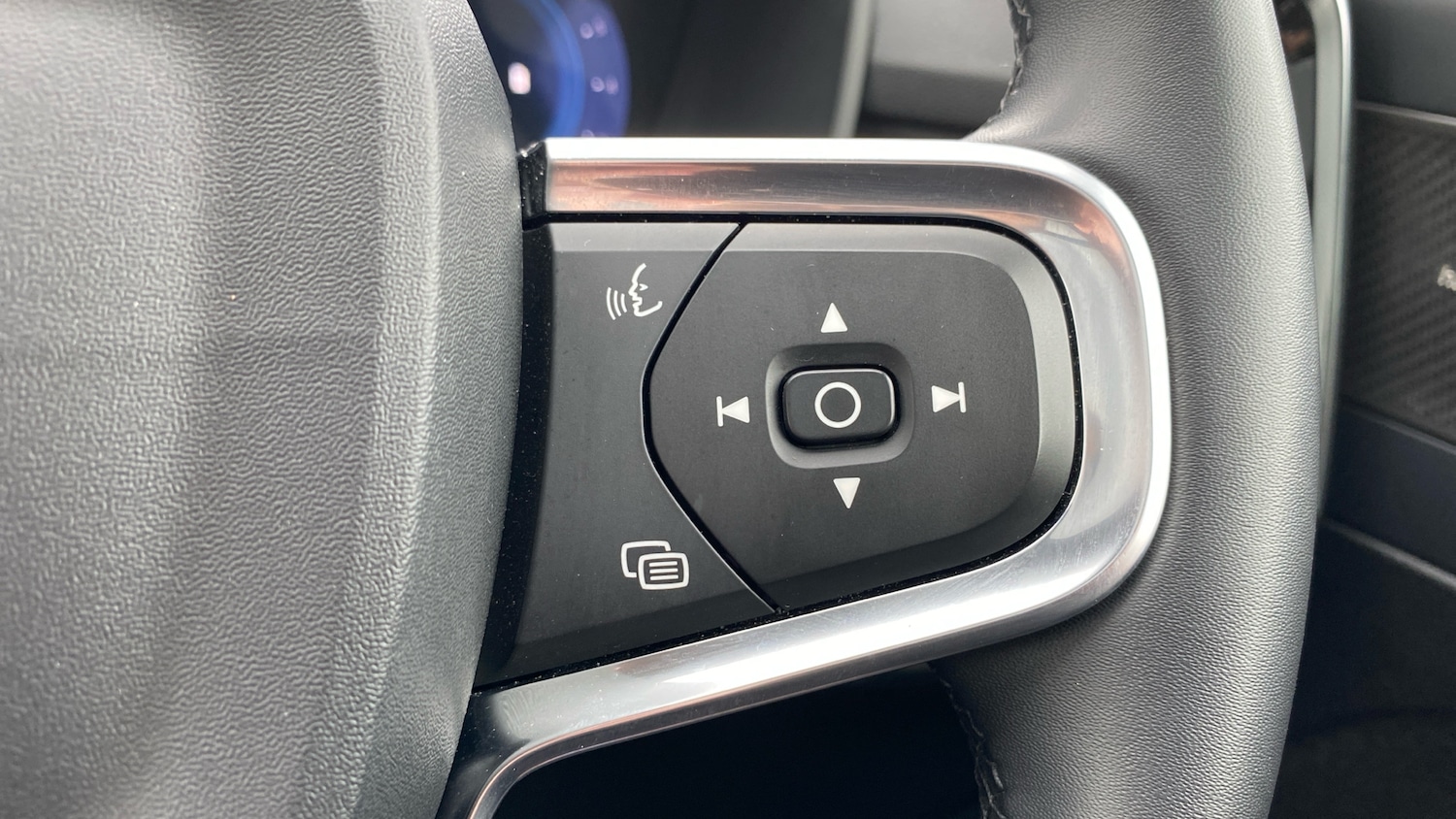 Used Volvo XC40 2025 for sale - 77915348: Photo 29