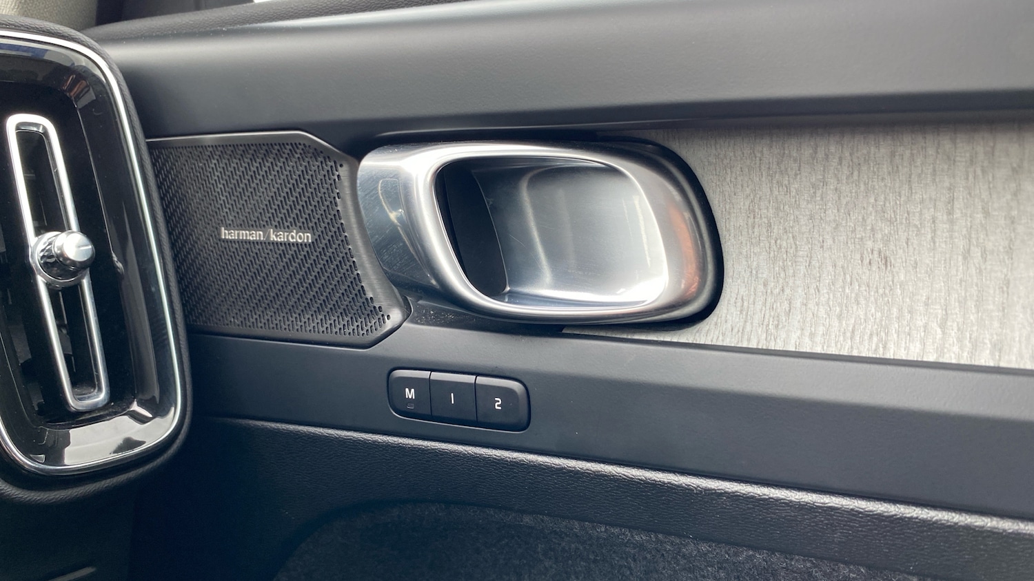 Used Volvo XC40 2025 for sale - 77915348: Photo 33