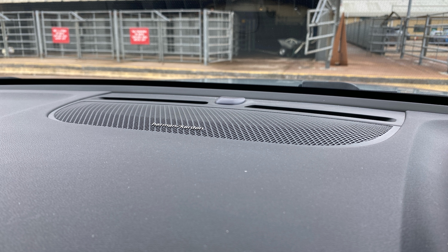 Used Volvo XC40 2025 for sale - 77915348: Photo 35