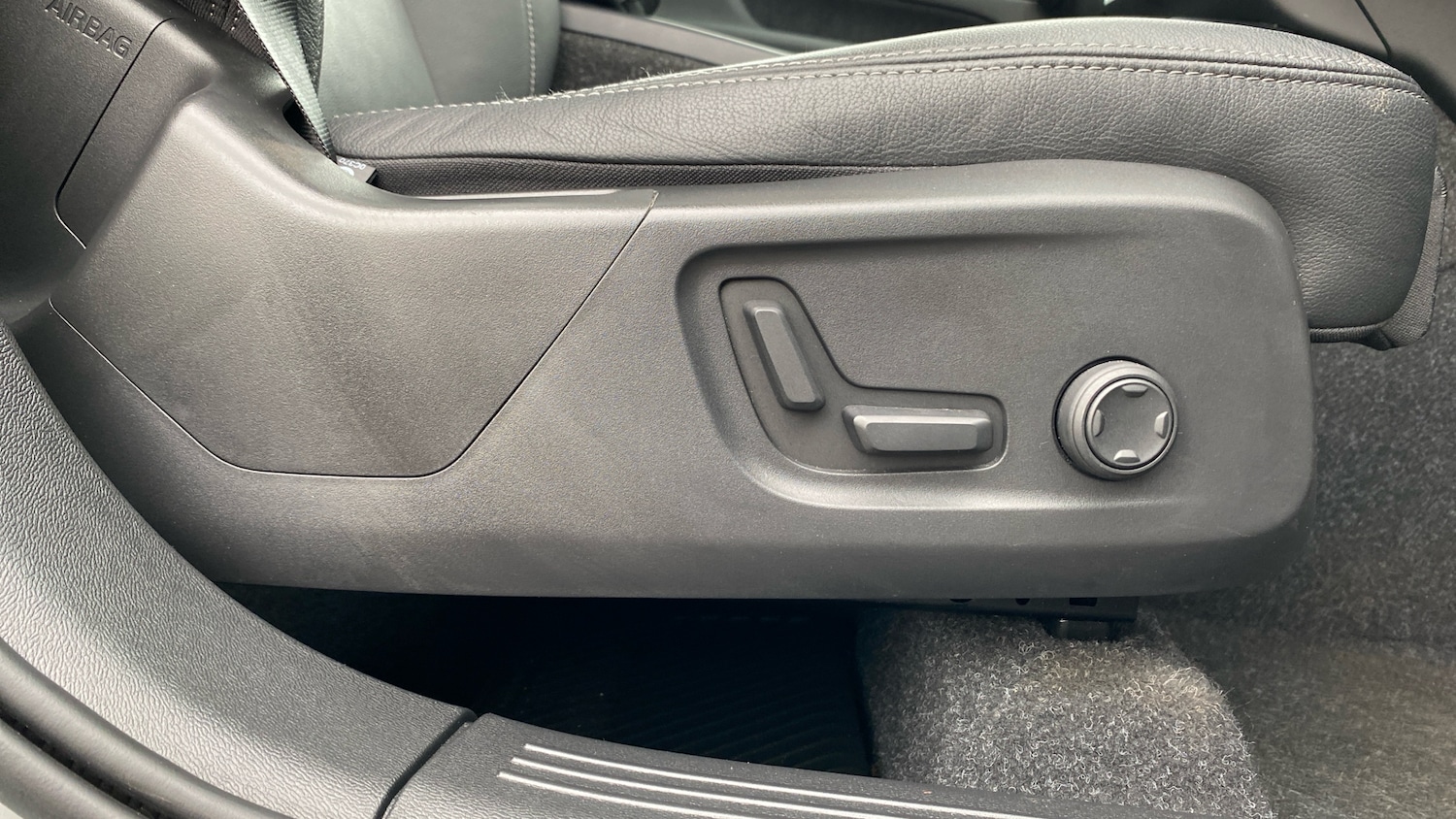 Used Volvo XC40 2025 for sale - 77915348: Photo 37