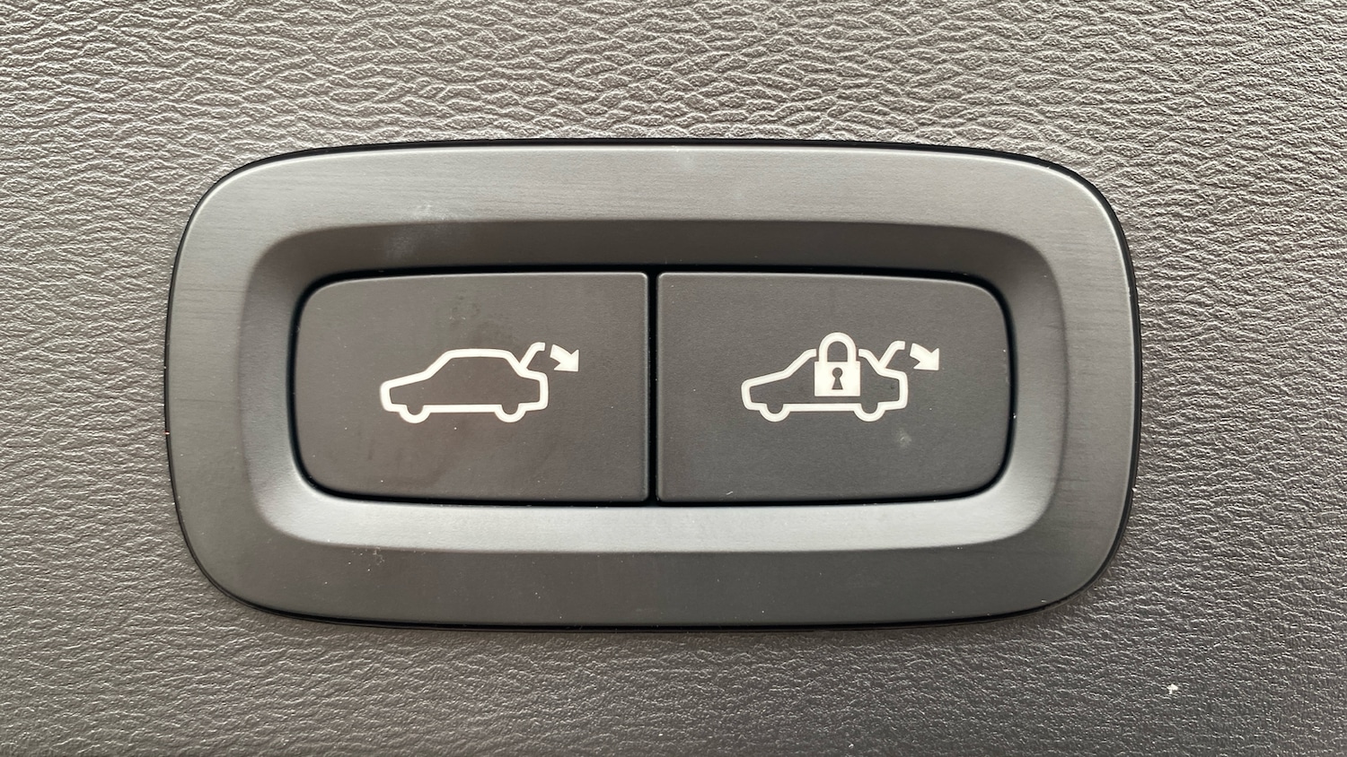 Used Volvo XC40 2025 for sale - 77915348: Photo 42