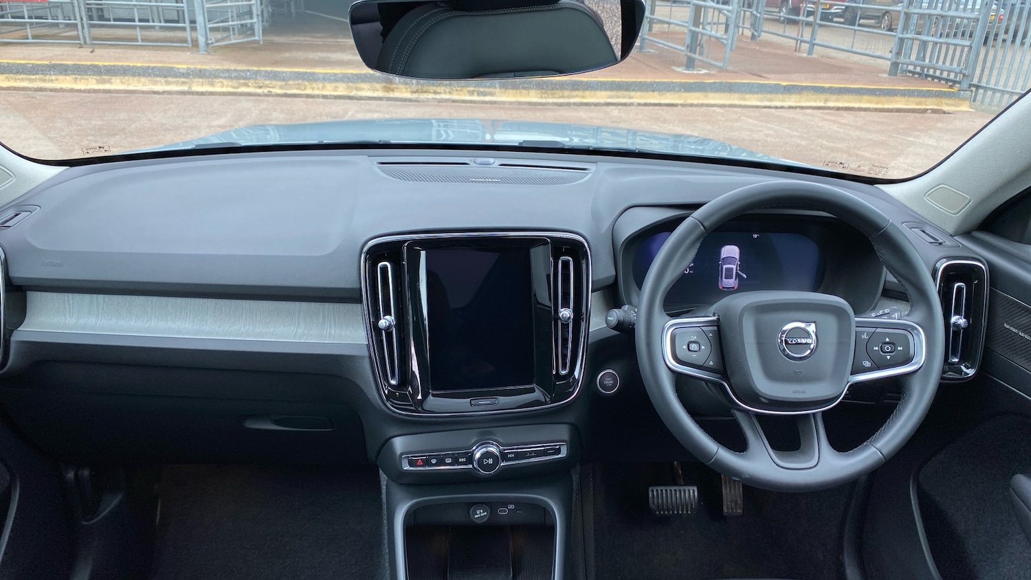 Used Volvo XC40 2025 for sale - 77915348: Photo 5