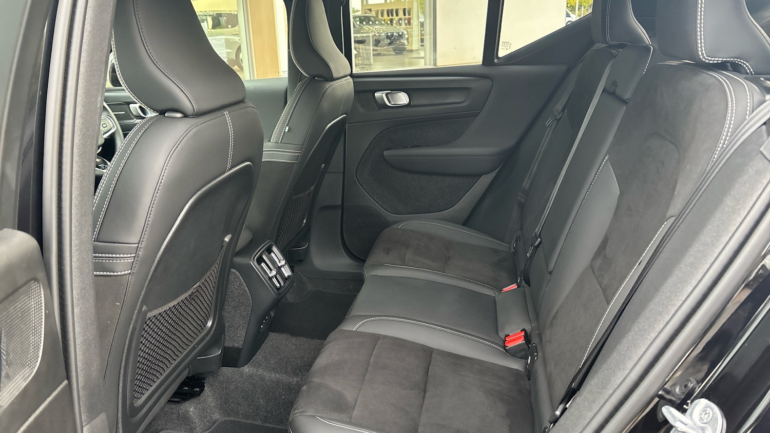 Used Volvo XC40 2025 for sale - 76653195: Photo 10