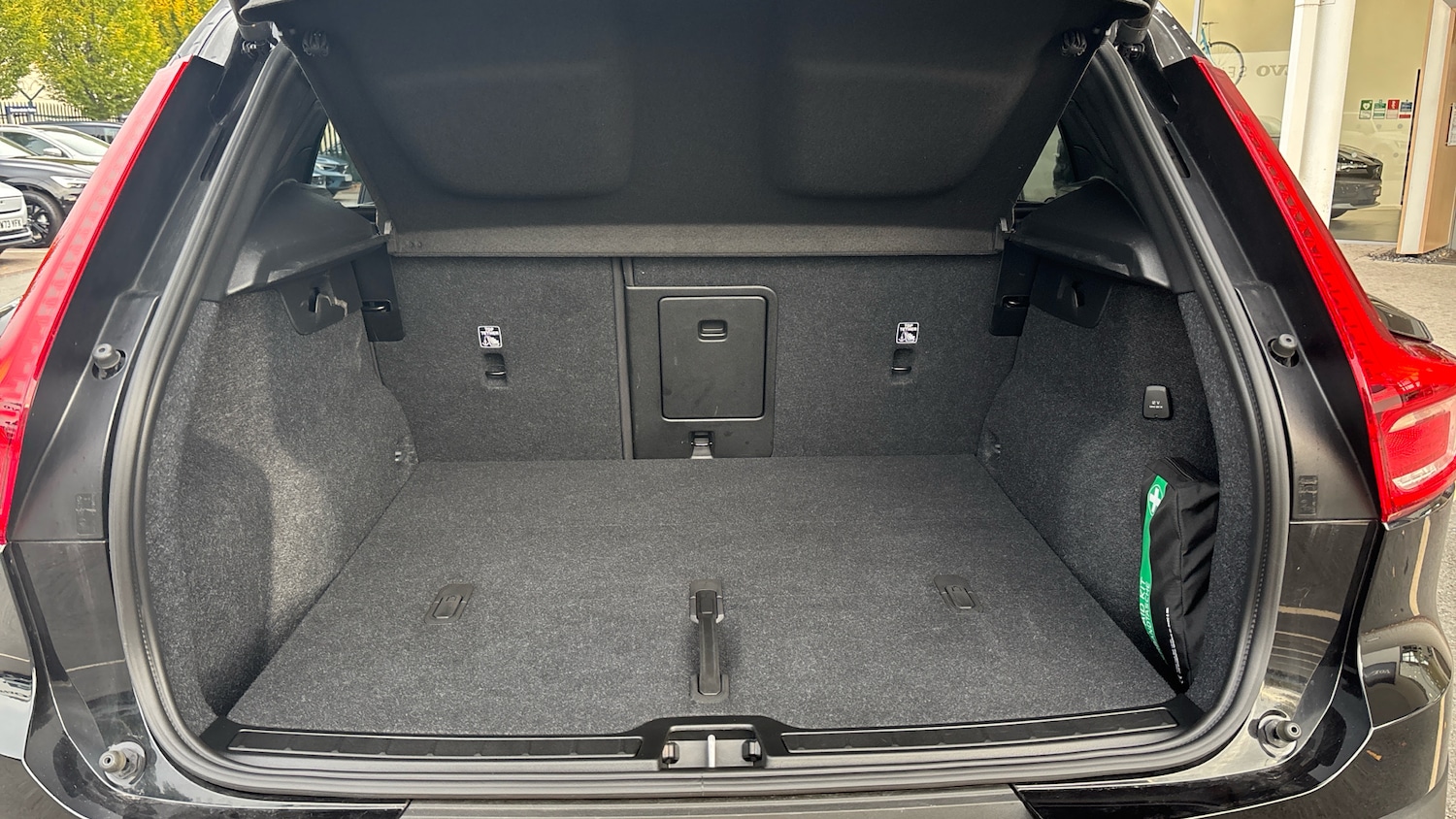 Used Volvo XC40 2025 for sale - 76653195: Photo 17