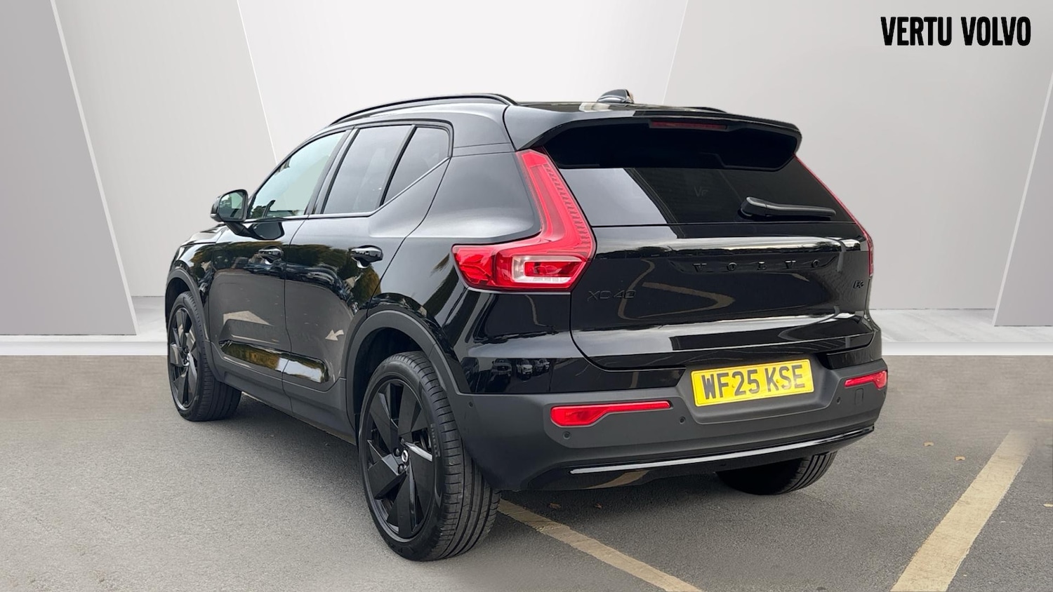 Used Volvo XC40 2025 for sale - 76653195: Photo 2