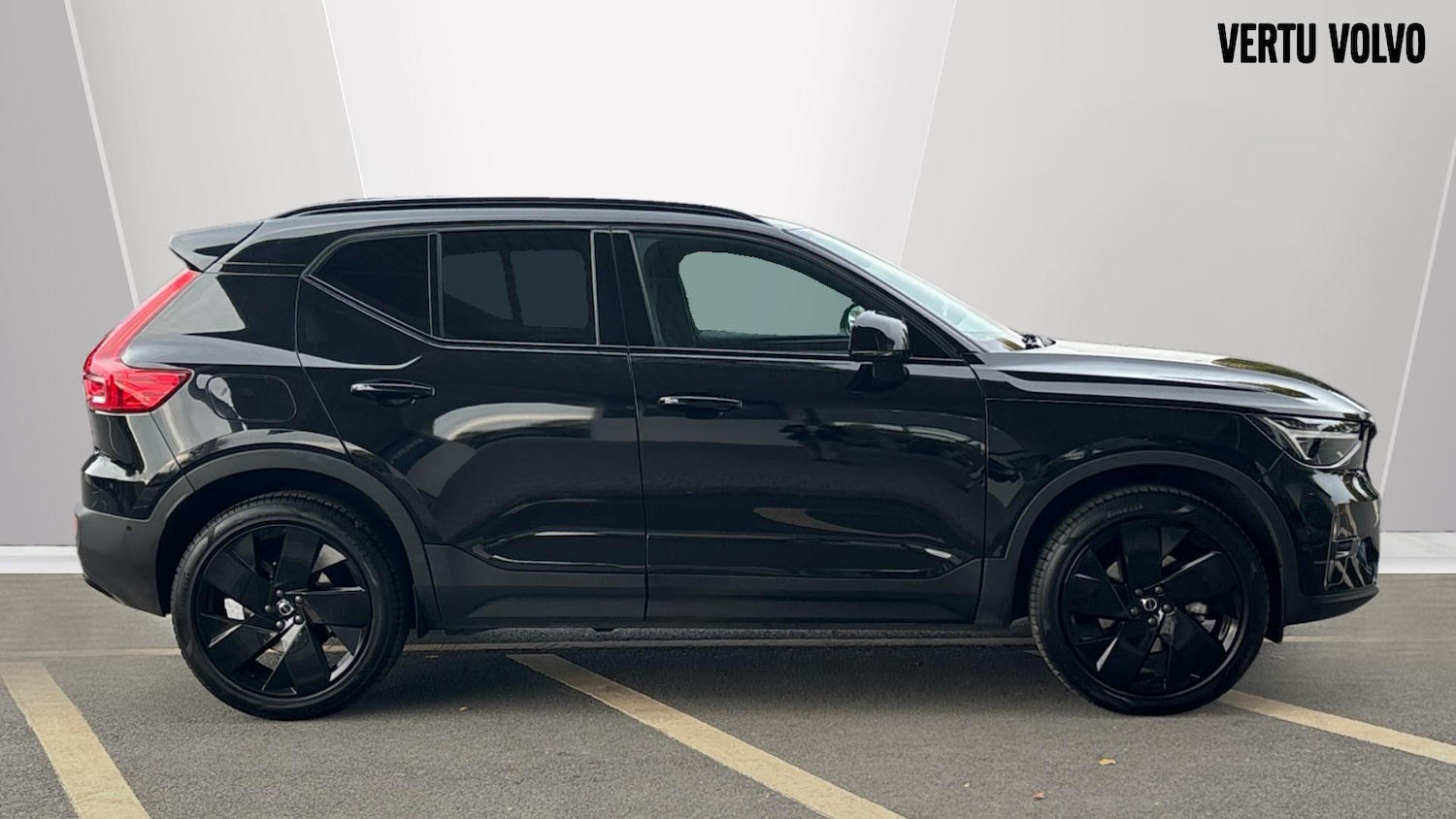 Used Volvo XC40 2025 for sale - 76653195: Photo 3