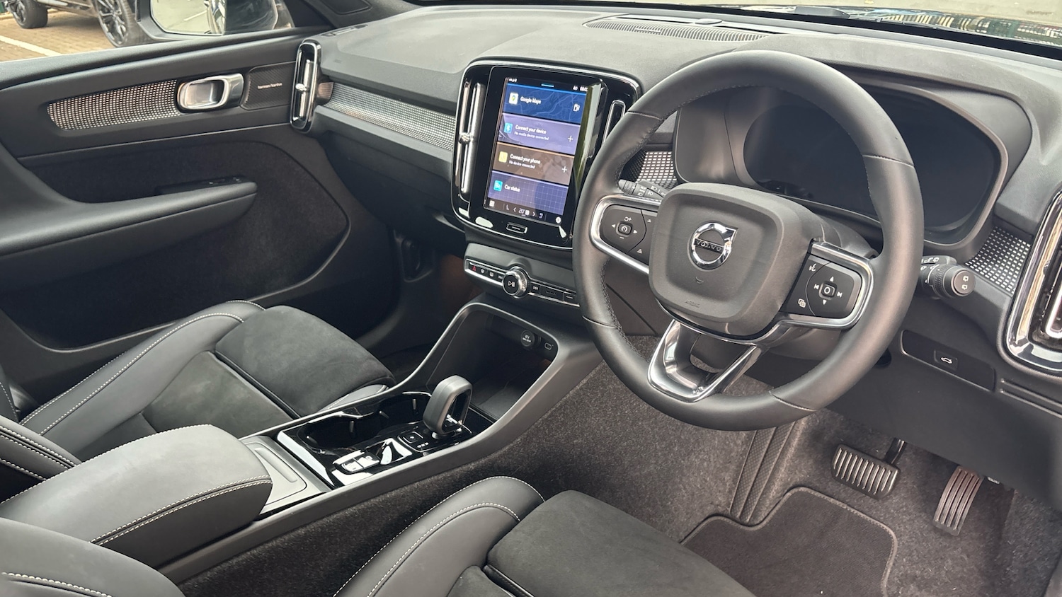 Used Volvo XC40 2025 for sale - 76653195: Photo 5