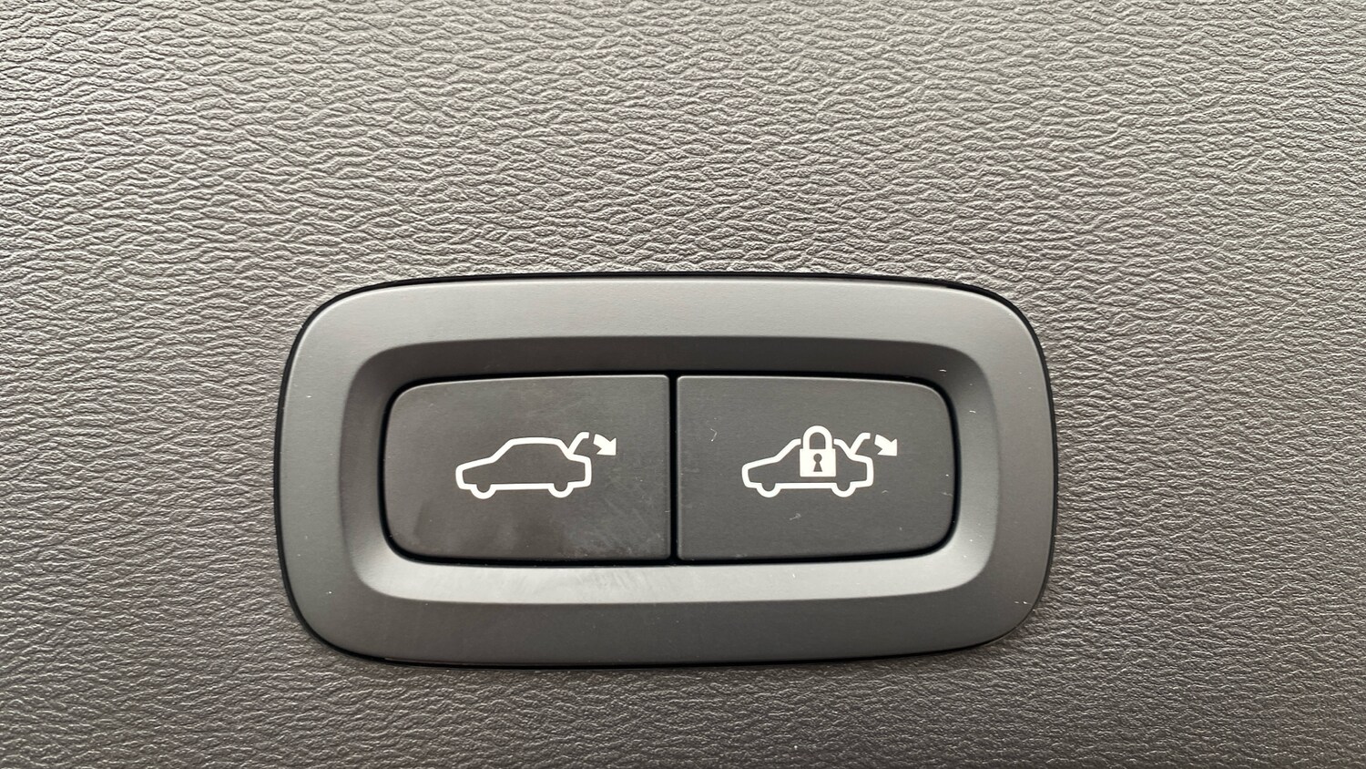 Used Volvo XC40 2022 for sale - 77790088: Photo 28