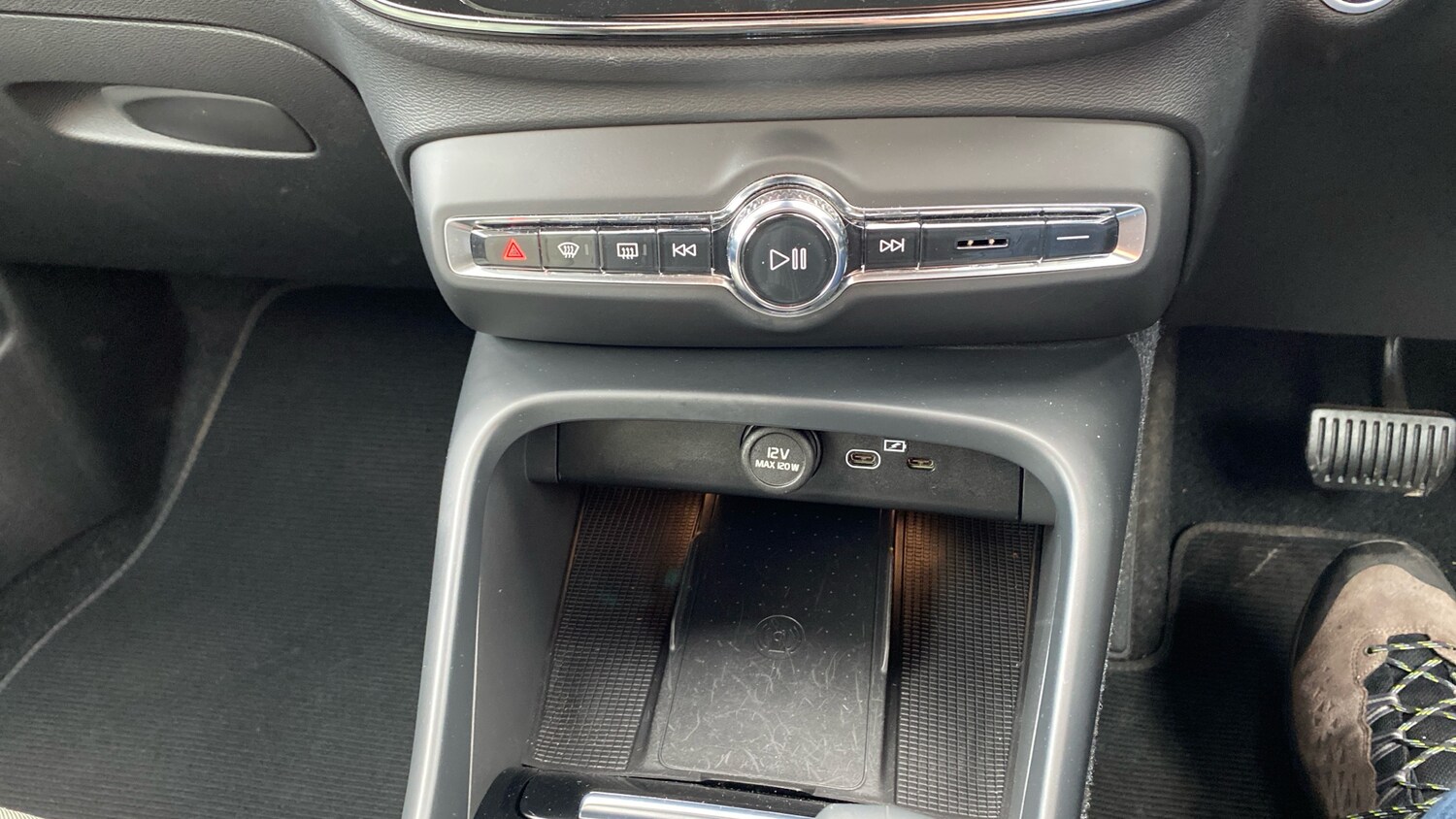 Used Volvo XC40 2022 for sale - 77790088: Photo 29