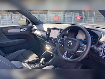 Used Volvo XC40 2025 for sale - 79080807: Photo