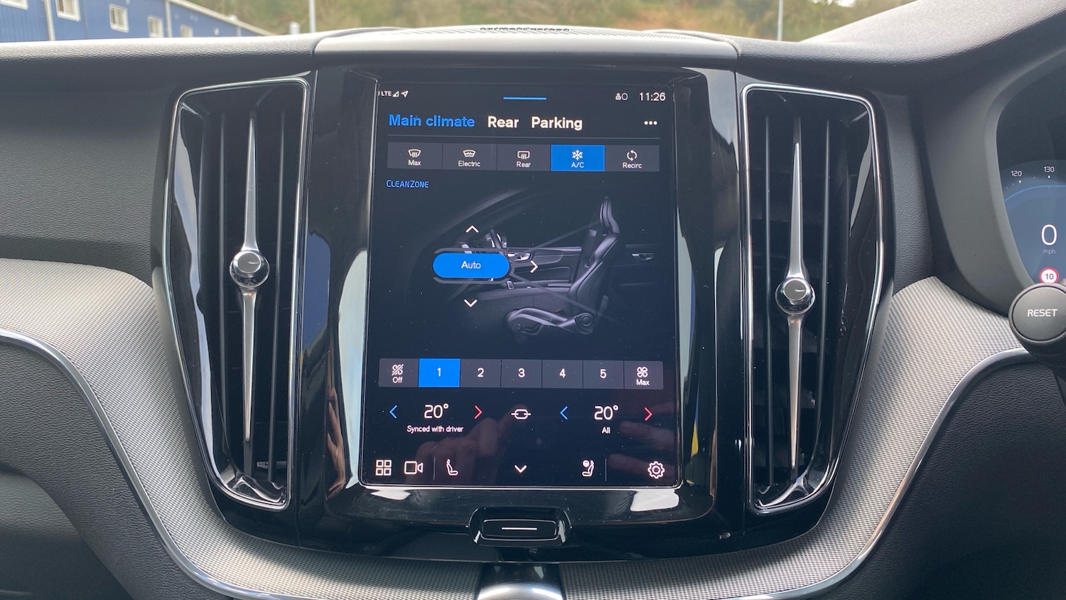 Used Volvo XC60 2024 for sale - 77336451: Photo 17