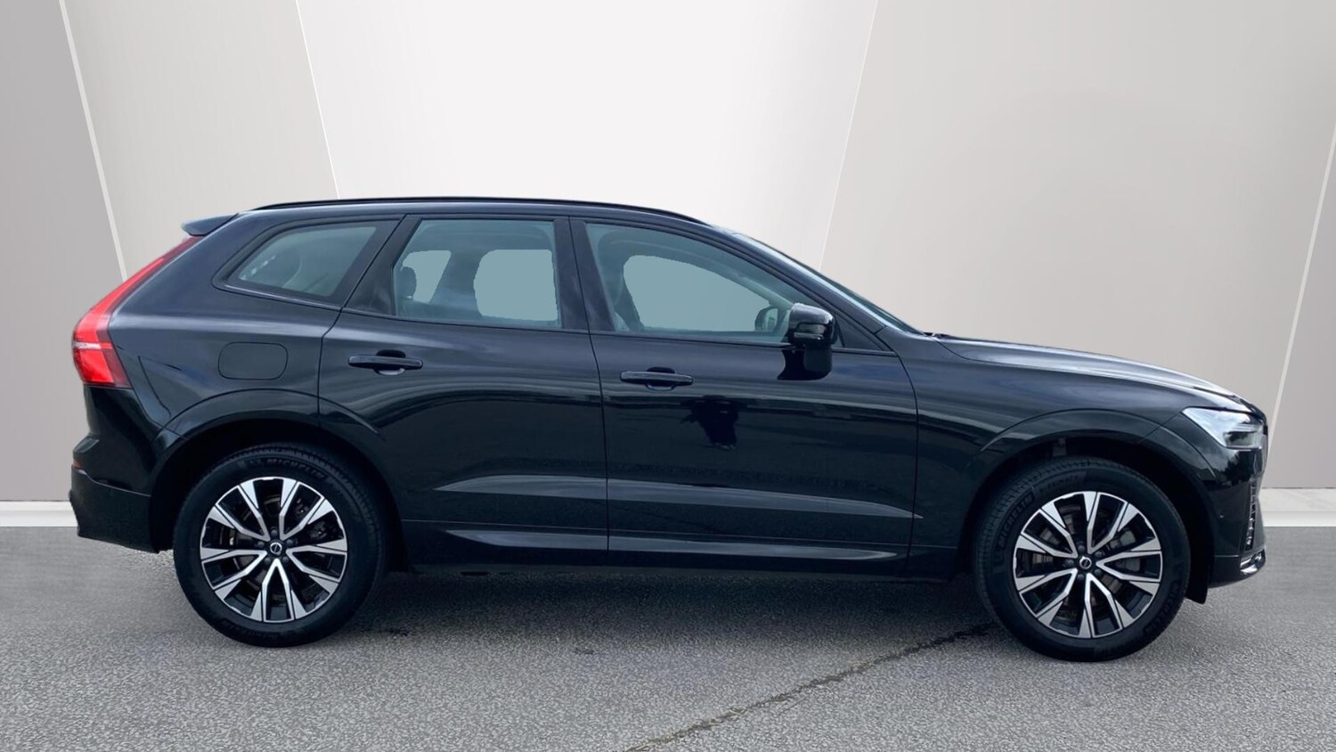 Used Volvo XC60 2024 for sale - 77336451: Photo 3