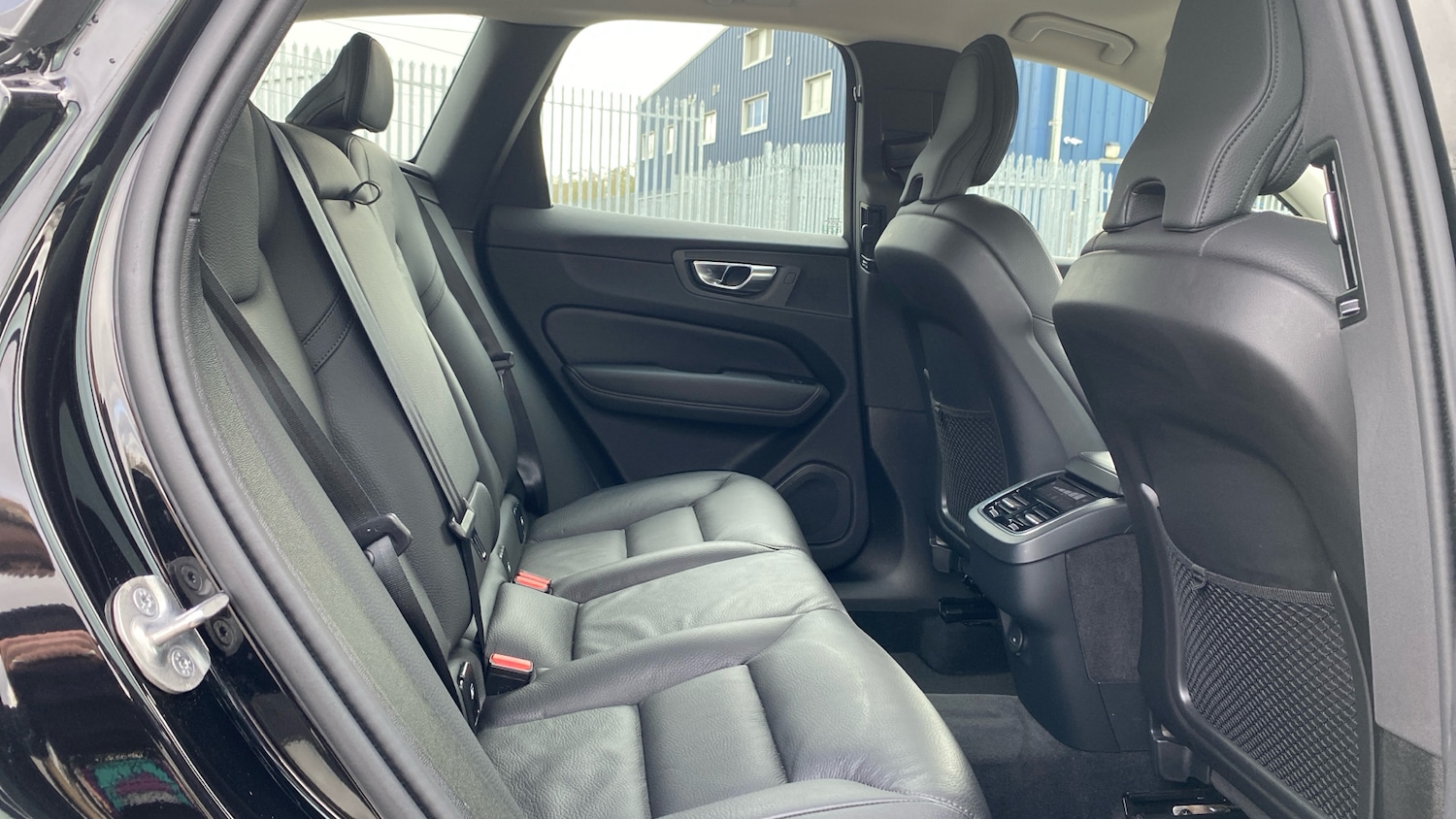 Used Volvo XC60 2024 for sale - 77336451: Photo 6