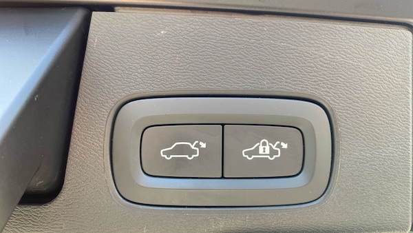 Used Volvo XC60 2023 for sale - 75380913: Photo 44