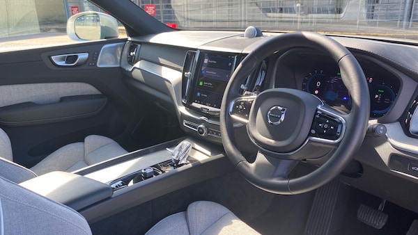 Used Volvo XC60 2023 for sale - 75380913: Photo 5