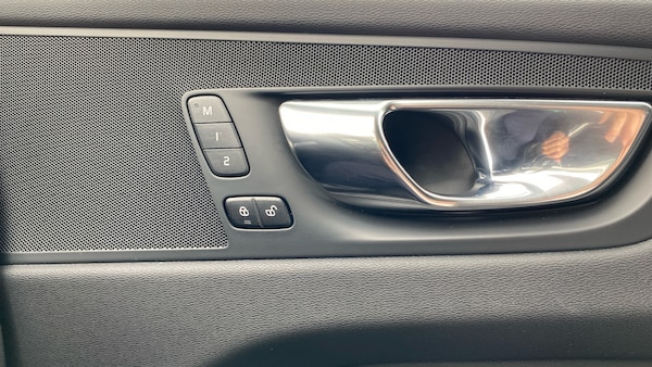 Used Volvo XC60 2021 for sale - 75584608: Photo 15