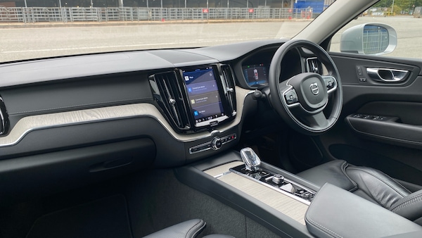 Used Volvo XC60 2021 for sale - 75584608: Photo 4