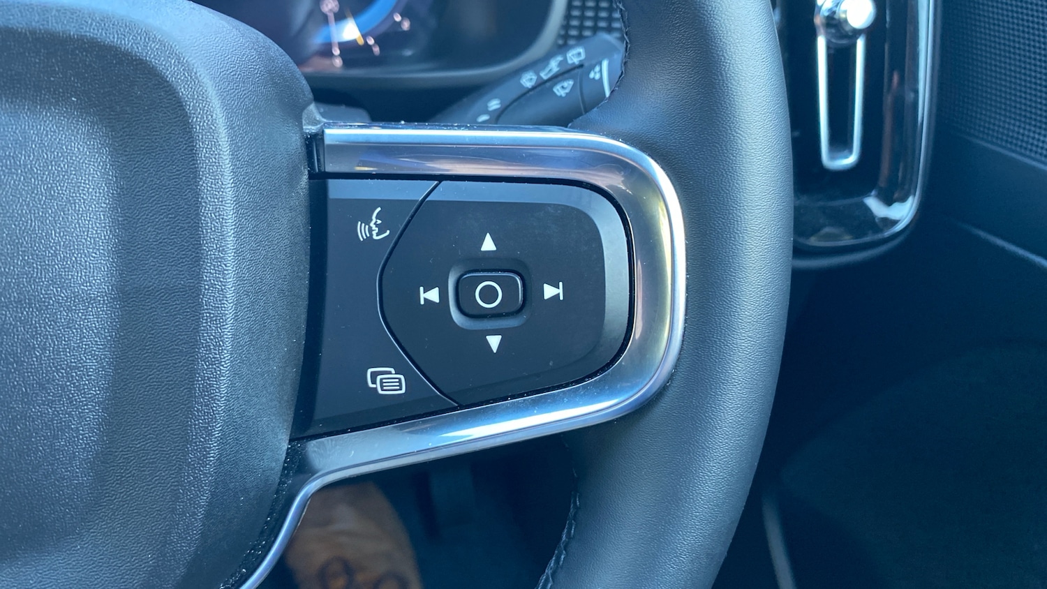 Used Volvo XC40 2024 for sale - 77544589: Photo 22