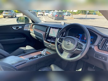 Used Volvo XC60 2023 for sale - 79127060: Photo