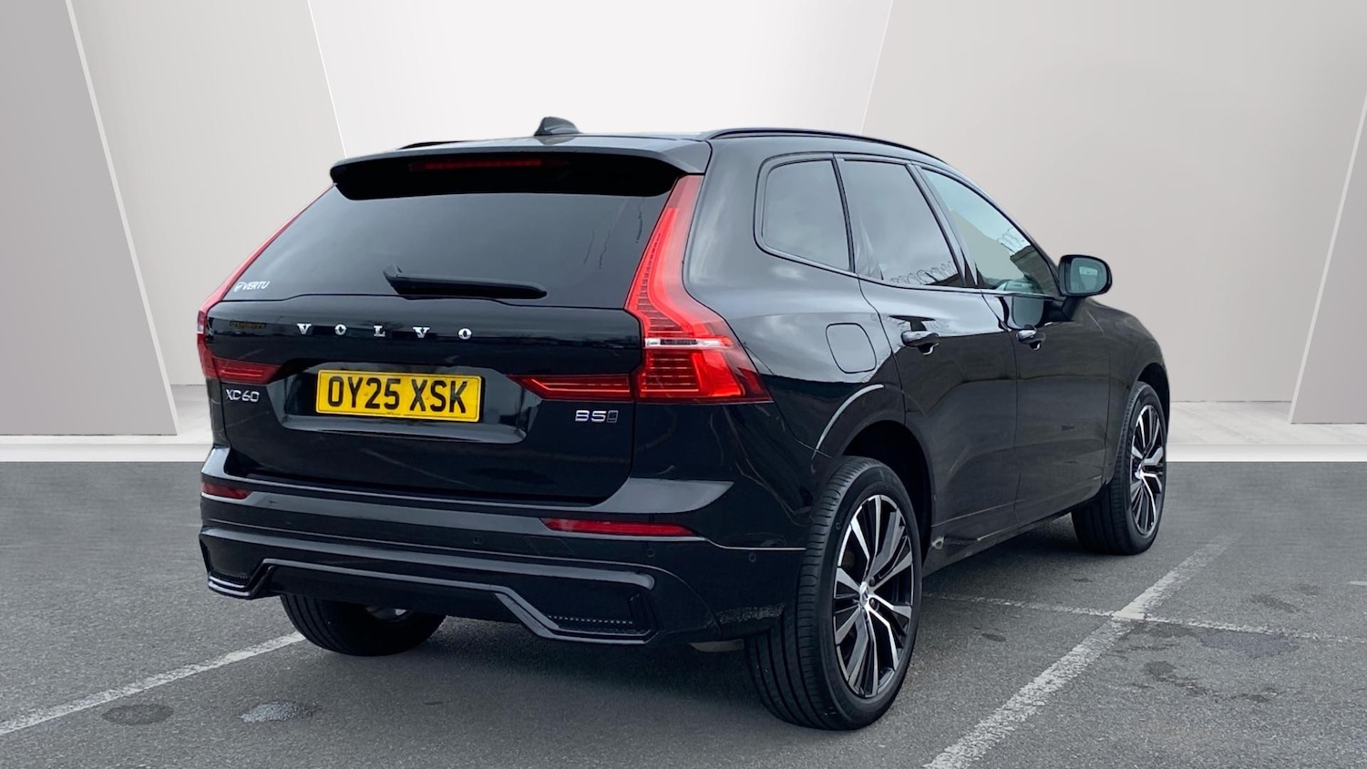 Used Volvo XC60 2025 for sale - 77651016: Photo 2