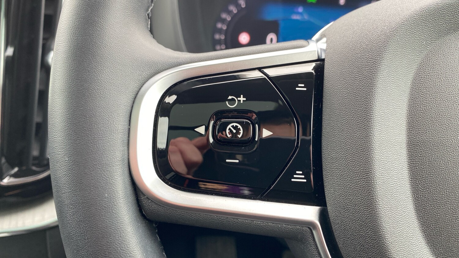 Used Volvo XC60 2025 for sale - 77651016: Photo 30