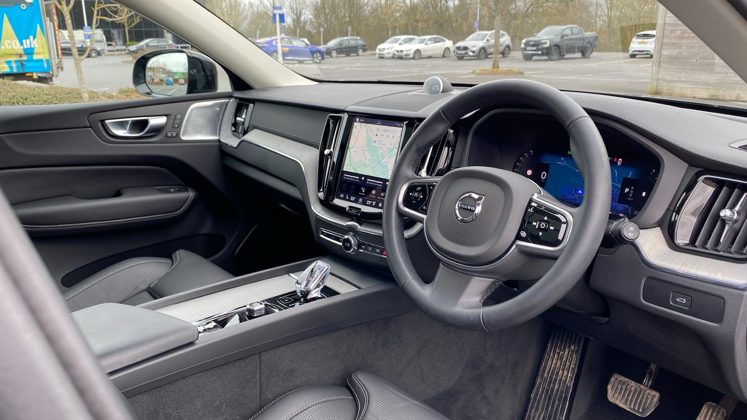 Used Volvo XC60 2025 for sale - 77651016: Photo 4