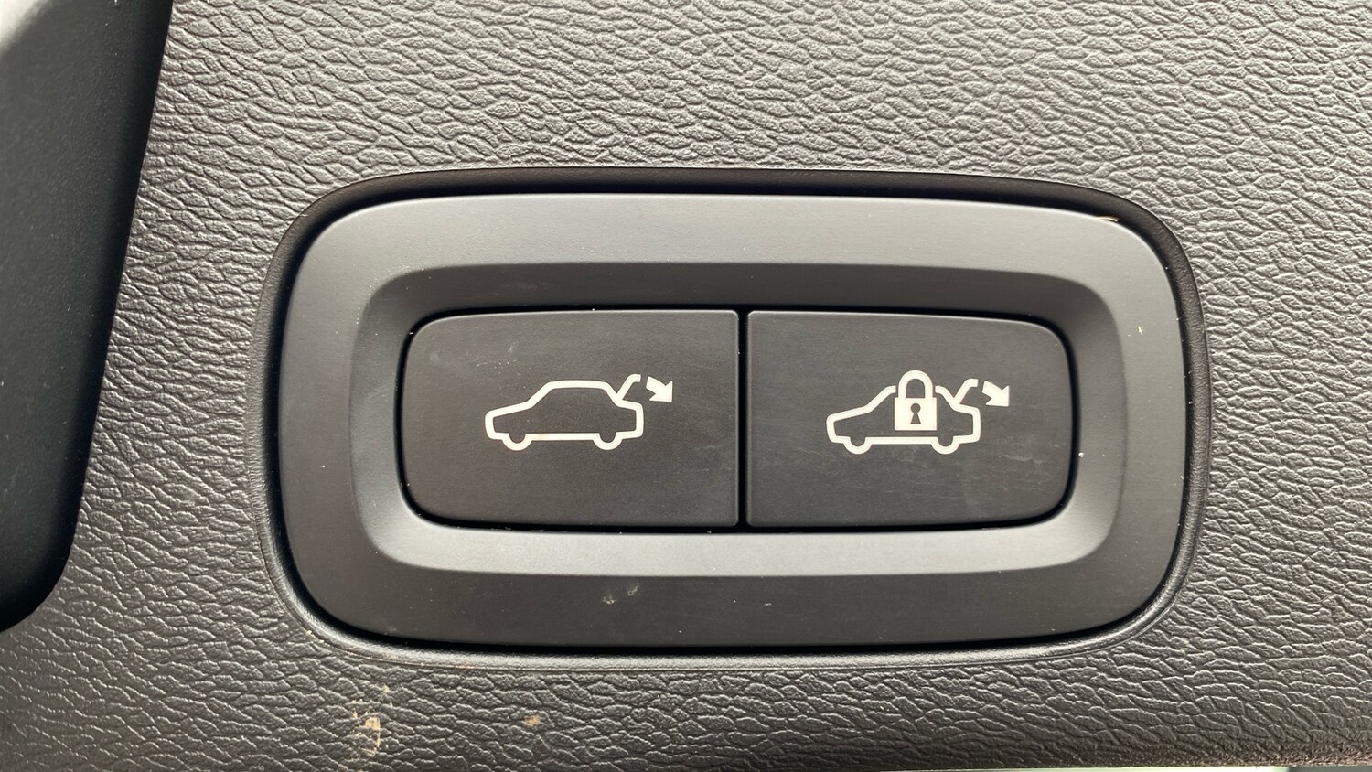 Used Volvo XC60 2025 for sale - 77651016: Photo 41