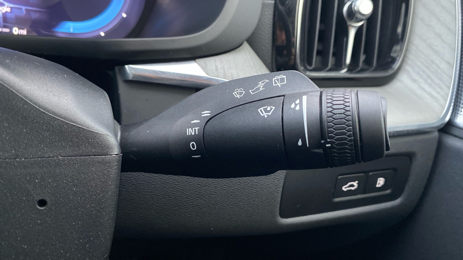 Used Volvo XC60 2025 for sale - 76738661: Photo 19