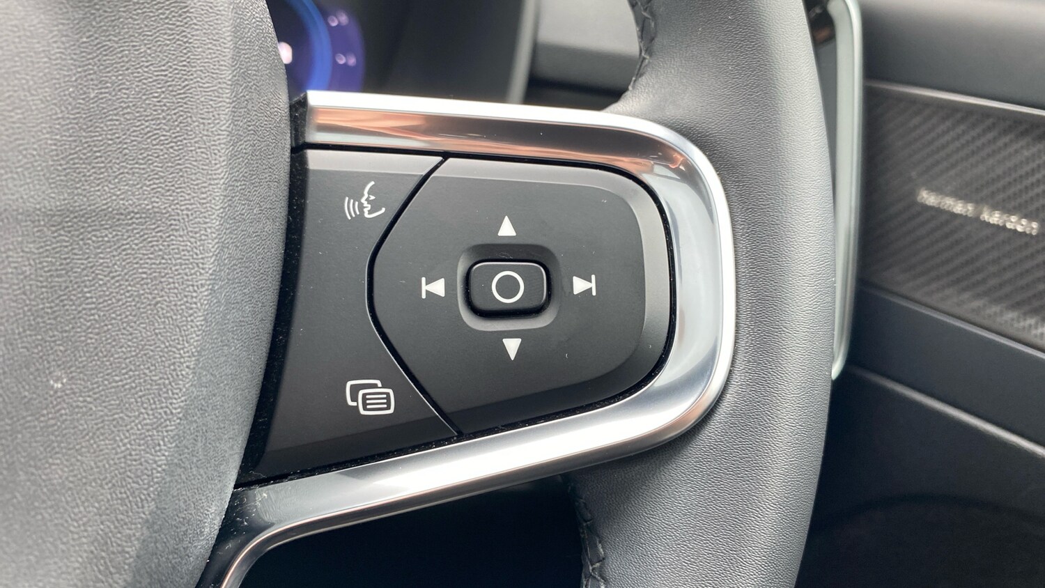 Used Volvo XC40 2022 for sale - 76653265: Photo 17