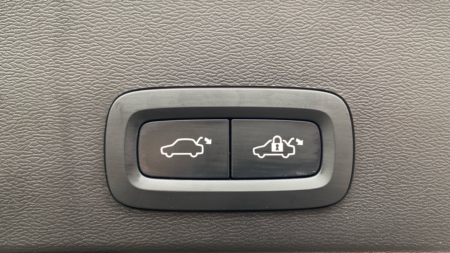 Used Volvo XC40 2022 for sale - 76653265: Photo 31